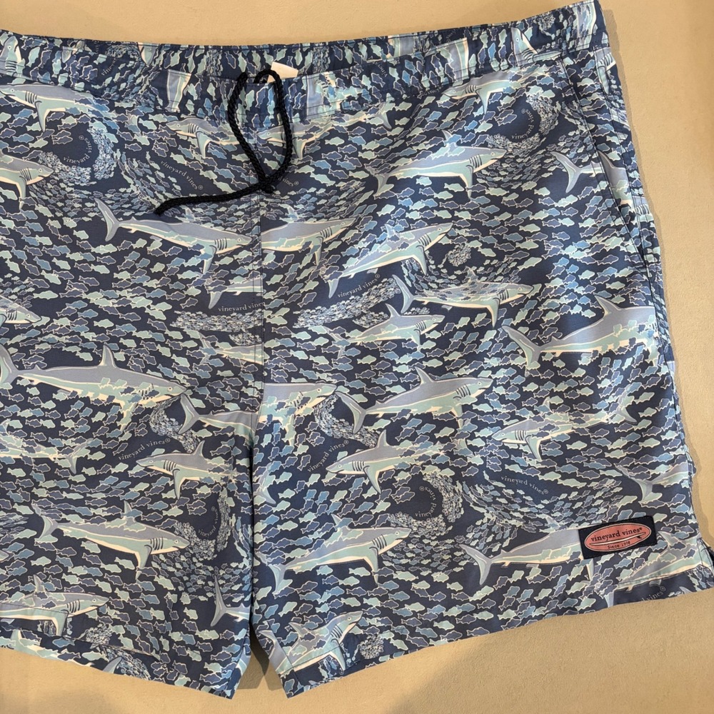 Vineyard Vines Mens XL Blue Shark Print Chappy Swim Trunks Mesh Lined Shorts